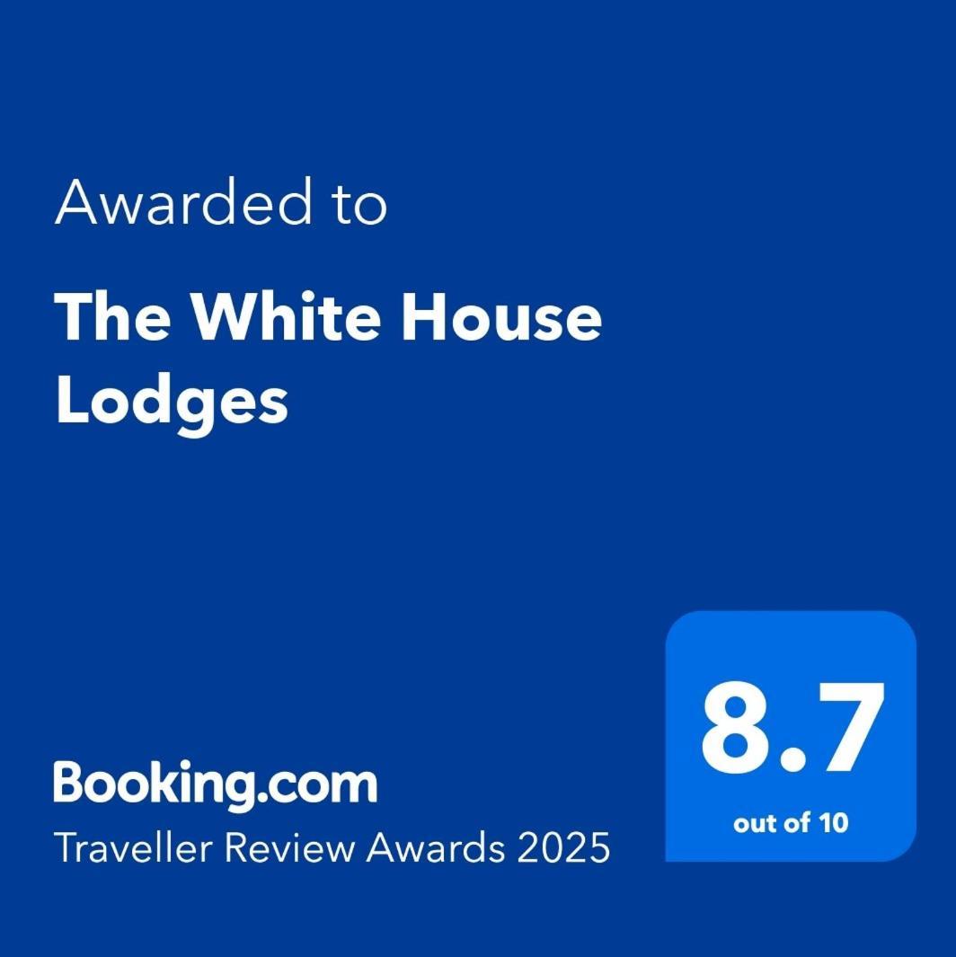 The White House Lodges Brufut Exterior foto